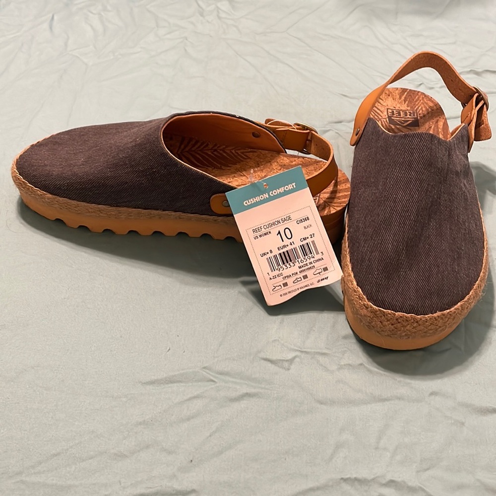Reef Cushion Sage slip on clogs